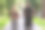 夫妇积极的休闲活动。快乐的黑人男孩和女孩一起在公园慢跑图片下载