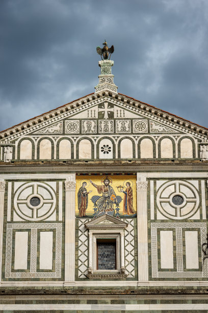 意大利佛罗伦萨的圣米尼亚托阿尔蒙特大教堂图片下载