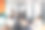 多民族女商人握手合作的公司协议与同事在办公室图片下载