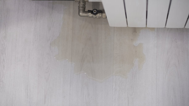 暖气片管螺母漏水。阀门漏水图片下载