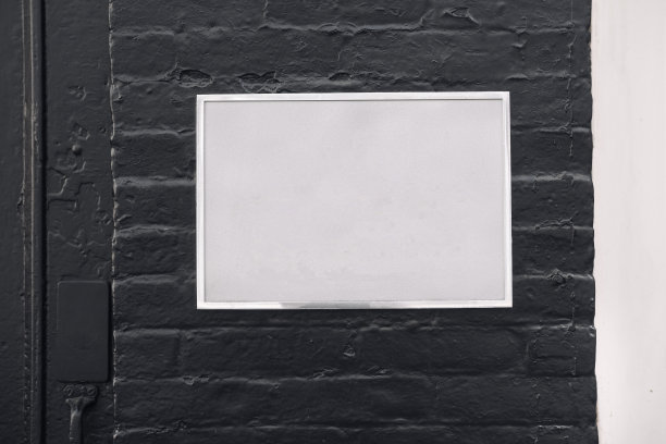 银色金属不锈钢标牌上的黑色图片下载