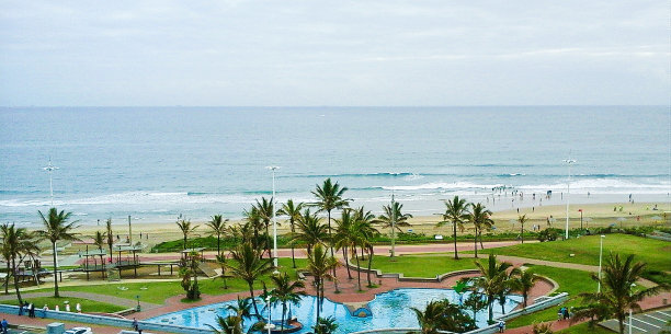 南非黄金地带的德班海滩图片下载