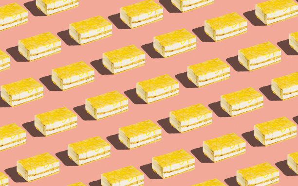 时尚的无缝食物模式-多层海绵蛋糕在柔和的背景，最小的食物等距概念纹理。图片下载