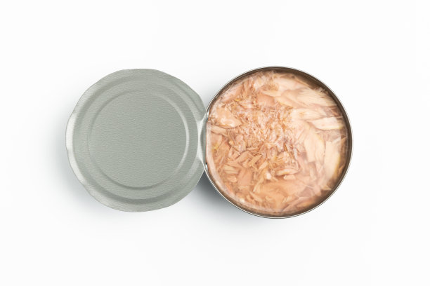 打开金枪鱼罐头孤立在白色背景图片下载