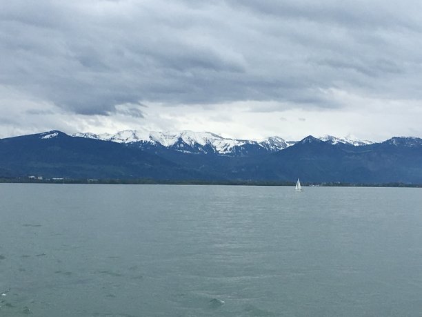 瓦瑟堡是位于康斯坦茨湖畔的三个巴伐利亚自治市之一。这是一个著名的度假胜地，人们追求的是据说健康的自然氛围。图片下载