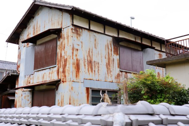 生锈的房子图片下载