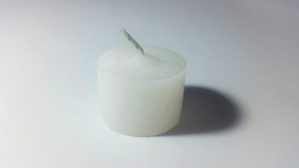 一个小蜡烛图片下载