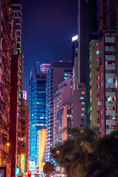 晚上在香港的公寓楼里图片下载