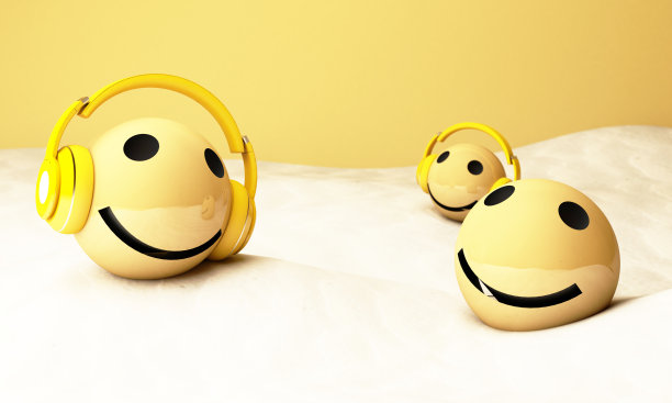 高质量的表情孤立在黄色背景。表情符号与耳机。黄色的脸戴着耳机。三维渲染图片下载