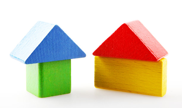 工作室拍摄的彩色玩具积木在白色的背景图片下载