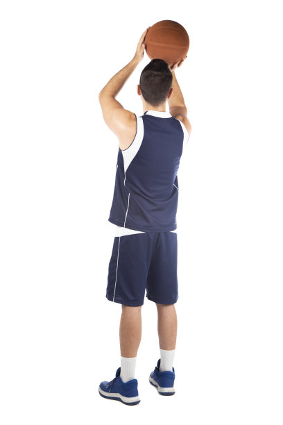 穿蓝球衣的人在打篮球图片下载