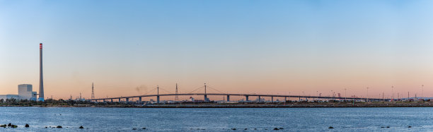 墨尔本的桥梁有西门、博尔特、韦伯、查尔斯·格兰姆斯、海员、斯宾塞街、国王和皇后桥。图片下载