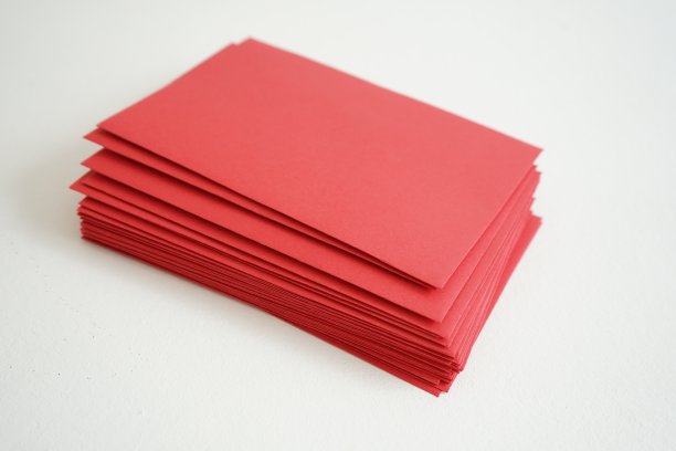 白色背景上的红包图片下载