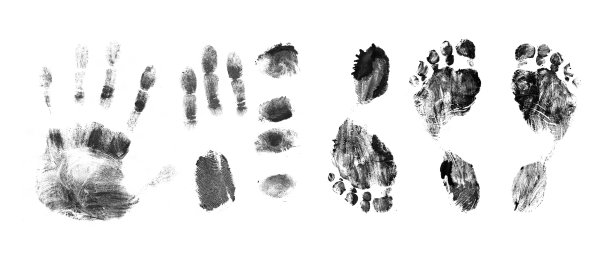 一套黑色轮廓的指纹和脚图片下载