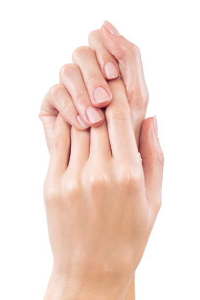 美女的手特写。仔细修指甲。孤立在白色上。图片下载