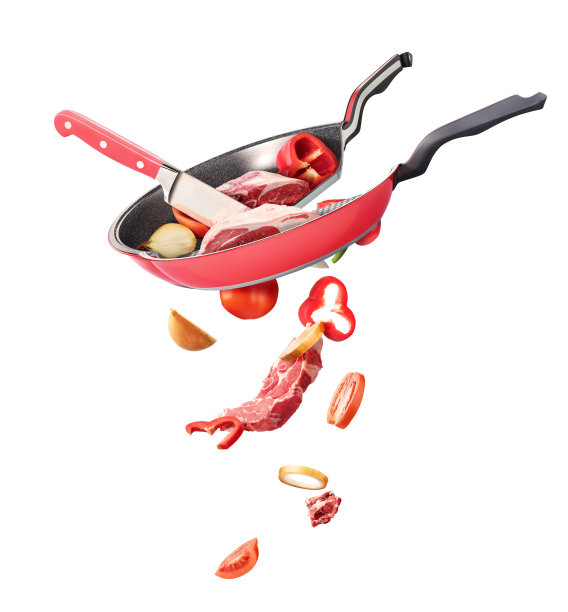 切好的蔬菜和肉从切好的平底锅上落下，在白色的背景上孤立地烹饪图片下载