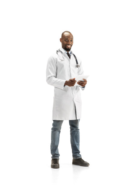 非裔美国医生孤立于白人背景，专业职业图片下载