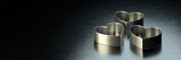 心形饼干模具在台面上——圣诞节的爱意图片下载