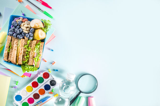健康的学校午餐盒图片下载