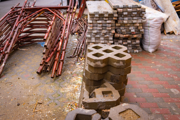 建筑工地用于施工的材料和设备隔离。图片下载