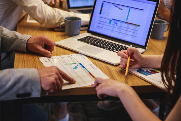 研究数字图形和印刷图形的数据项目图片下载