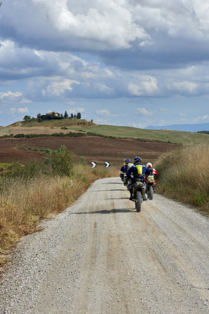 骑摩托车的人图片下载