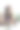 女性自由职业者用手机工作，独自坐在城市里图片下载