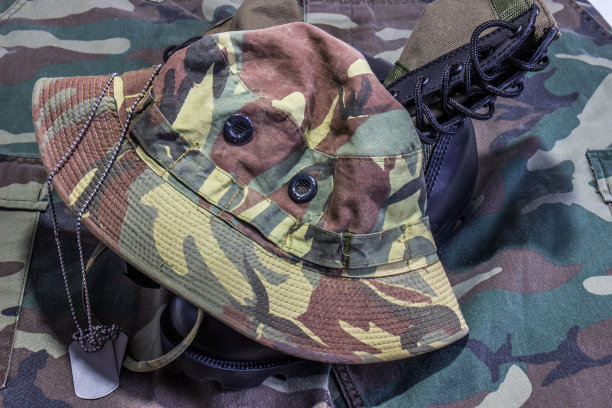 越南老兵丛林绿灌木帽子和制服图片下载
