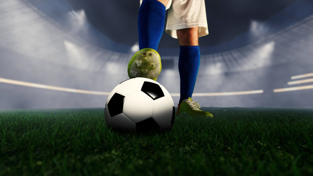 足球运动员和体育场，开始了晚上的比赛。图片下载