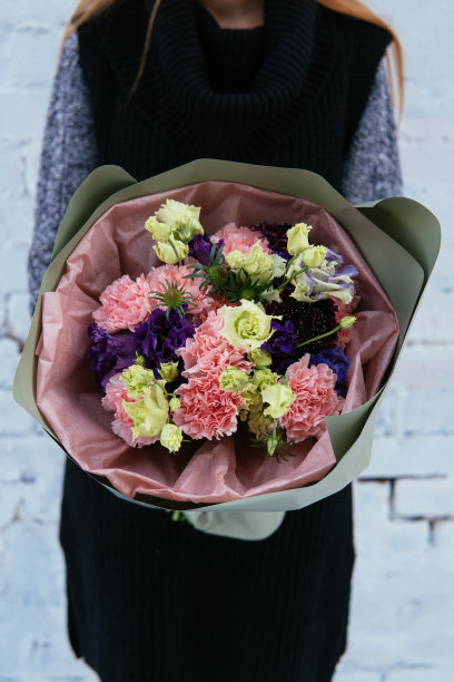 一束开心果包装的鲜花图片下载