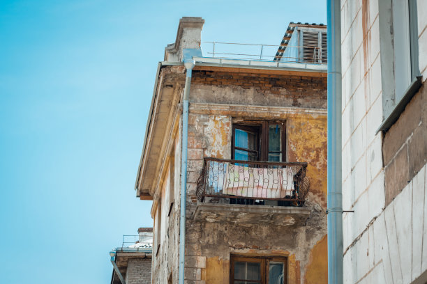 意大利典型的老庭院建筑图片下载