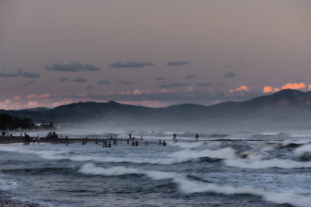 海滩和雾图片下载