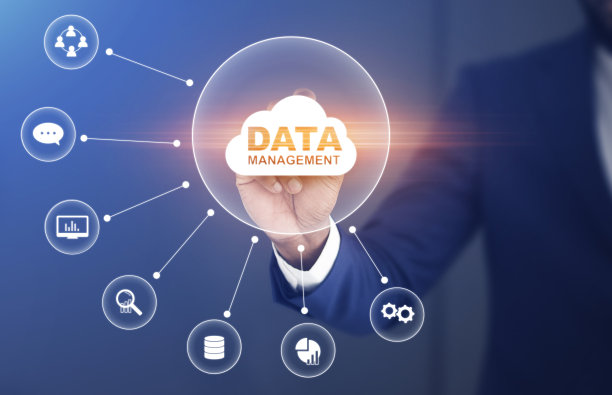 数据管理系统。商人在虚拟屏幕上按压数据存储云图片下载