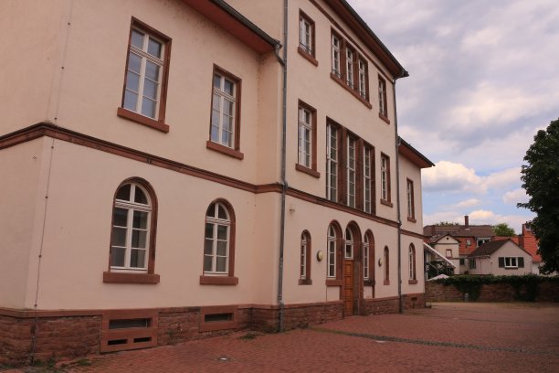 查看Schöfferhaus在根斯海姆莱茵图片下载