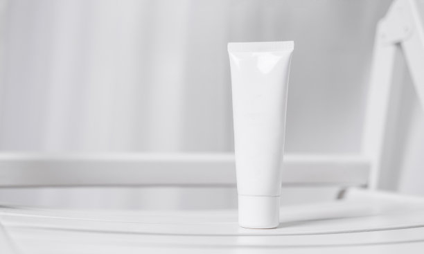 白色化妆品管白色品牌模型图片下载