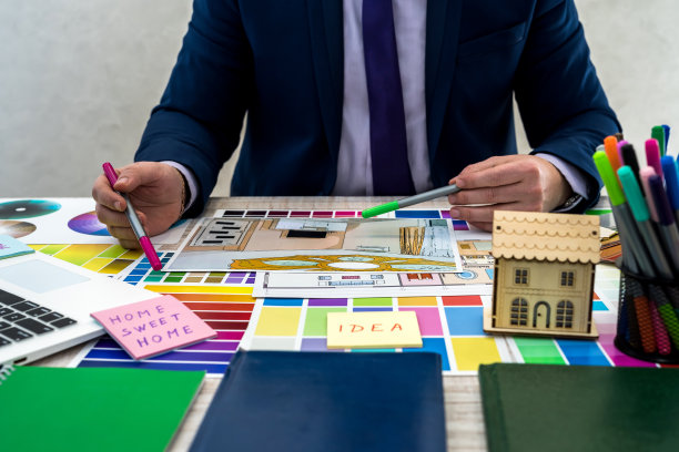 室内设计师手绘效图，材料配色方案，笔记本和材料。图片下载