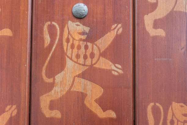 布伦瑞克木百叶窗上的狮子图片下载