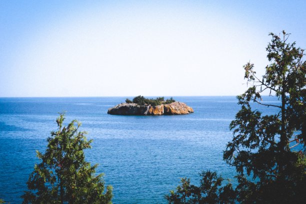 岩岛湖图片下载