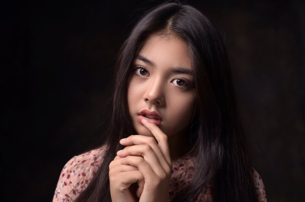 女人的肖像图片下载