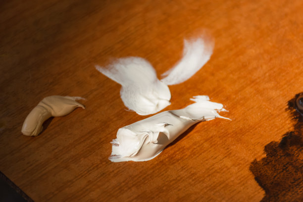 调色板上的油画颜料。请在街上飞行。图片下载