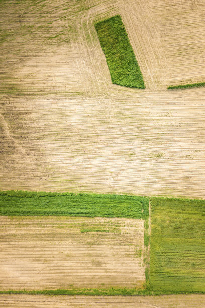 斯特拉多田野的鸟瞰图图片下载