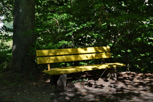 板凳上图片下载