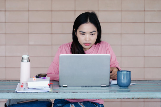 在家里和办公室工作图片下载