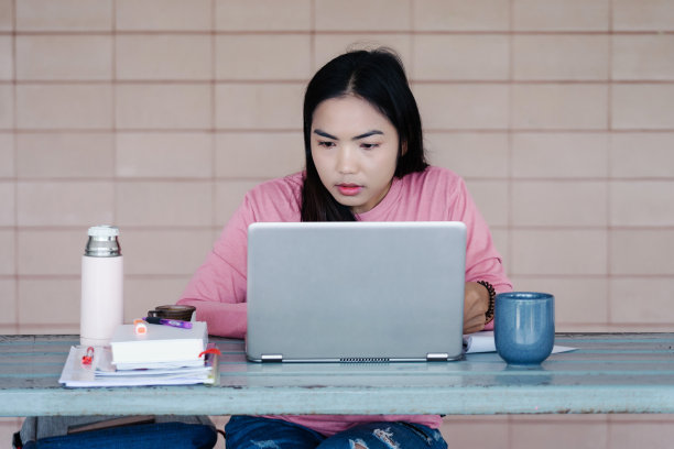 在家里和办公室工作图片下载