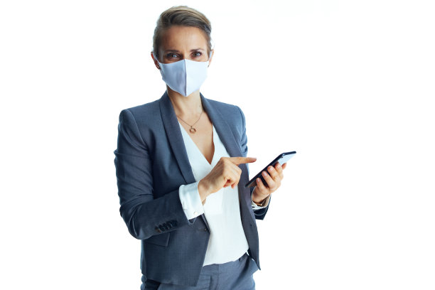 商务女性用智能手机在白色屏幕上发短信图片下载