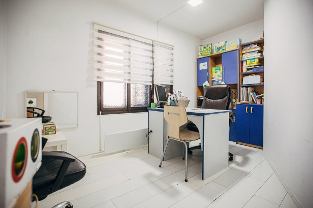 儿童发展中心的空办公室图片下载