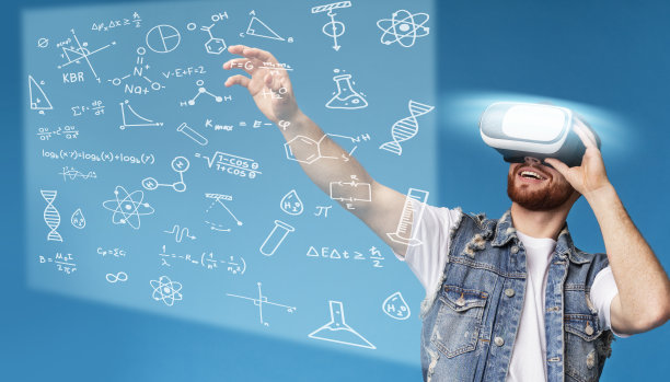 快乐的人尝试vr眼镜学习图片下载