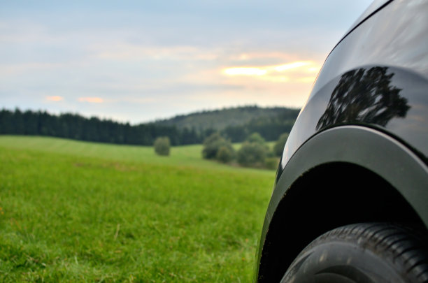 部分现代黑色SUV是跨界车的本质图片下载