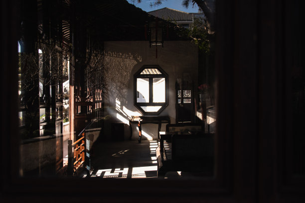 沧浪亭屋(沧浪Tíng)建于1045年，是中国江苏苏州的古典园林和著名地标。图片下载