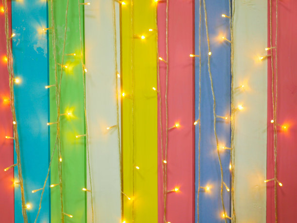 五彩圣诞条纹背景。新年组成图片下载